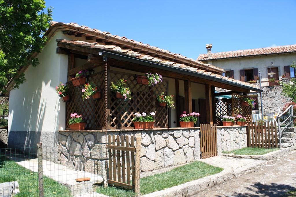 Agriturismo Biagiotti อับบาเดียซานซัลวาตอเร ภายนอก รูปภาพ